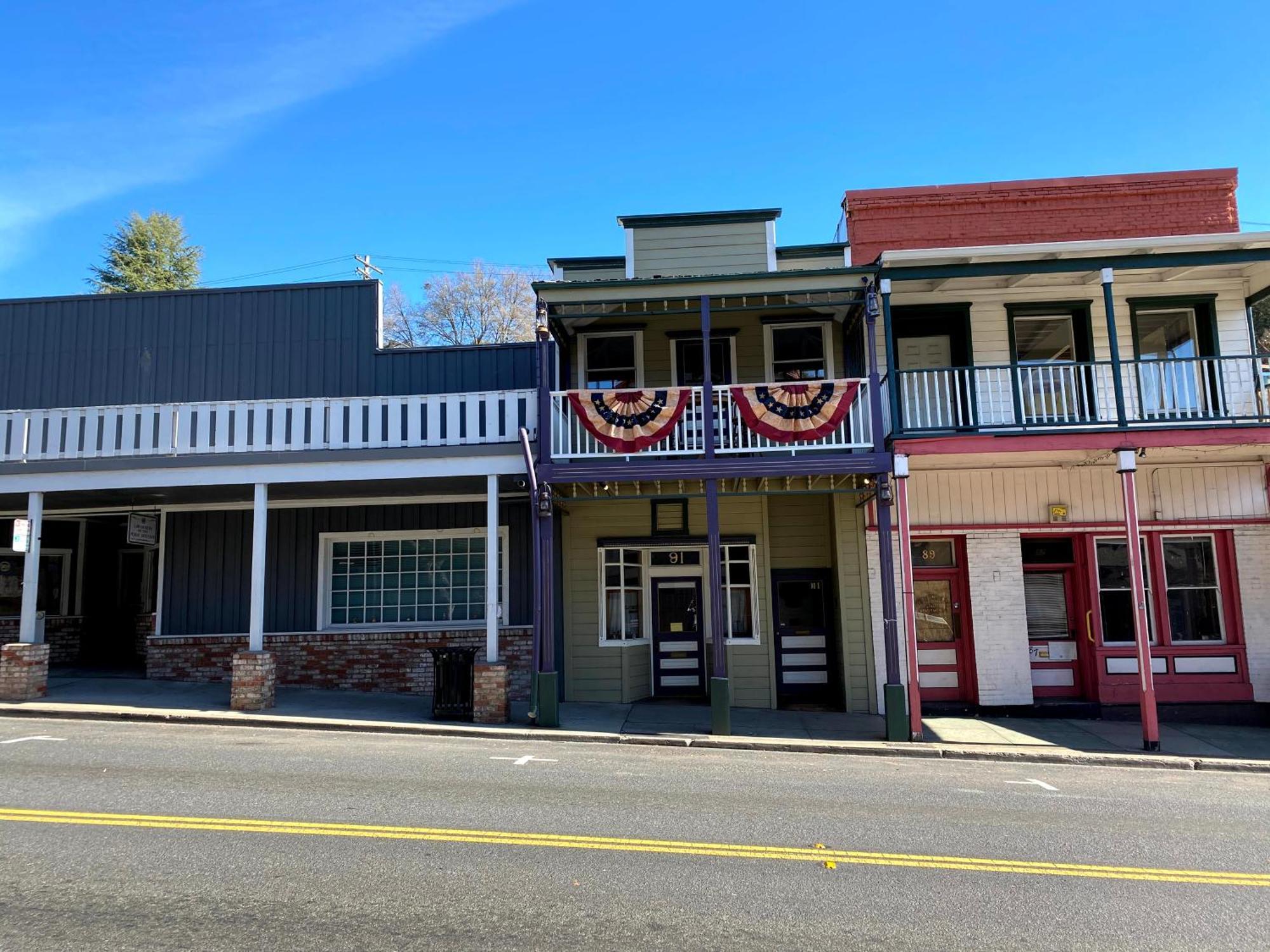 Historic Washington St Balcony Apartment Sonora Luaran gambar